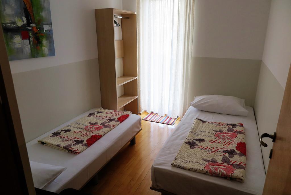 Apartments Kovacic Omiš Exterior foto